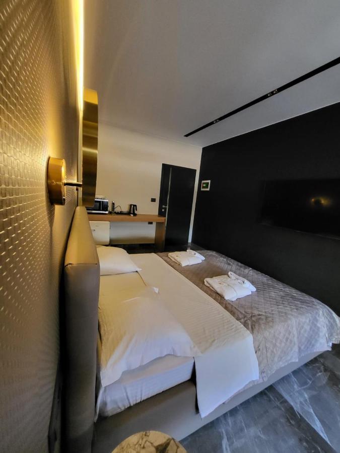 La Mirage Apartment 04 Tirana Eksteriør billede